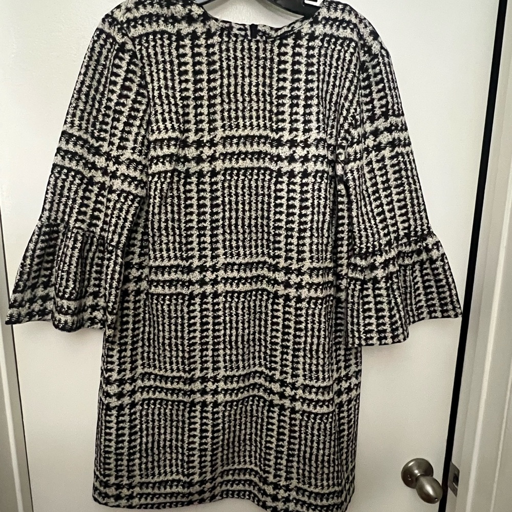 Zara Black and White Long Sleeve Dress